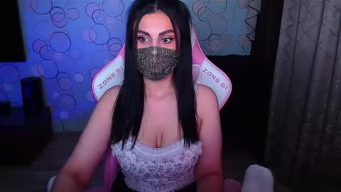   Yasmina   online show from 11-21-25, 05:17