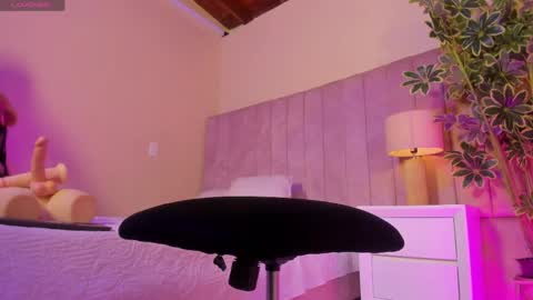 ashley_beaomunt online show from 04-15-26, 11:17