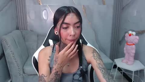 Snapshot of ashley_blum_v chatting on 09-15-25, 07:47 ashley_blum_v online show from 09-15-25, 07:47