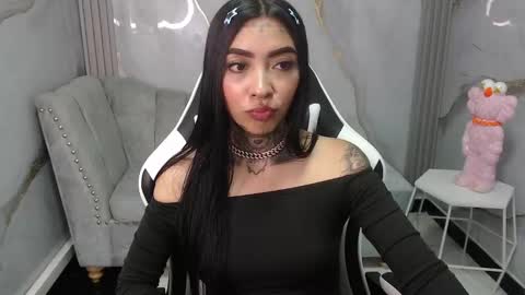 Snapshot of ashley_blum_v chatting on 10-03-25, 08:28 ashley_blum_v online show from 10-03-25, 08:28