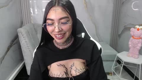 Snapshot of ashley_blum_v chatting on 10-09-25, 08:07 ashley_blum_v online show from 10-09-25, 08:07