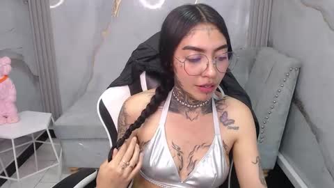 Snapshot of ashley_blum_v chatting on 10-31-25, 01:17 ashley_blum_v online show from 10-31-25, 01:17