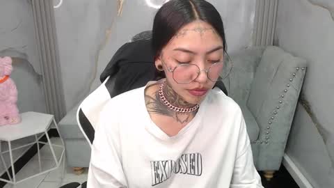 Snapshot of ashley_blum_v chatting on 11-12-25, 08:52 ashley_blum_v online show from 11-12-25, 08:52