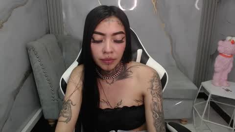 Snapshot of ashley_blum_v chatting on 11-24-25, 01:16 ashley_blum_v online show from 11-24-25, 01:16