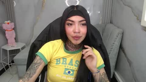 Snapshot of ashley_blum_v chatting on 12-15-25, 08:35 ashley_blum_v online show from 12-15-25, 08:35