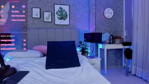 Snapshot of ashley_bruche chatting on 02-22-25, 03:25 Ashleyy online show from 02-22-25, 03:25