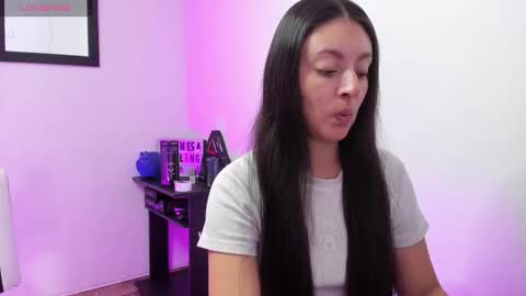 Snapshot of ashleybazan1 chatting on 11-18-25, 02:43 Ashley online show from 11-18-25, 02:43