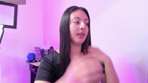 Snapshot of ashleybazan1 chatting on 11-19-25, 02:17 Ashley online show from 11-19-25, 02:17