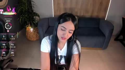Snapshot of ashleyjhonson1 chatting on 05-04-26, 02:18 Ashley Jhonson online show from 05-04-26, 02:18