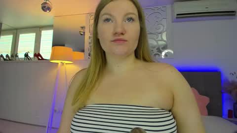 Snapshot of ashleyjonse chatting on 09-29-25, 04:50 AshleyJonse online show from 09-29-25, 04:50
