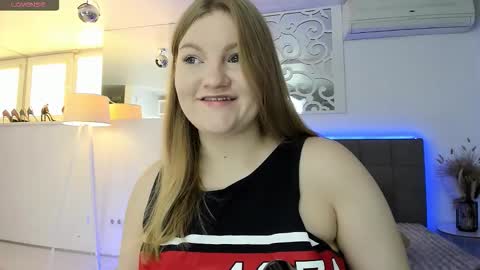Snapshot of ashleyjonse chatting on 10-19-25, 04:57 AshleyJonse online show from 10-19-25, 04:57