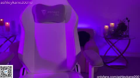 Snapshot of ashleykane2001 chatting on 02-15-26, 02:52 Ashley online show from 02-15-26, 02:52