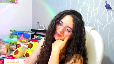 .. Ashley .. online show from 09-18-25, 01:18