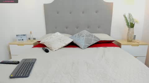 Snapshot of ashleyknightt chatting on 12-03-24, 06:17 Ashley knight online show from 12-03-24, 06:17