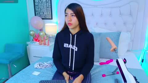 Snapshot of ashleyroberh chatting on 11-28-25, 08:55 AshleyRoberh online show from 11-28-25, 08:55