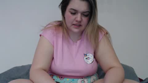 Snapshot of ashleyrosee_ chatting on 02-21-25, 12:16 Anite online show from 02-21-25, 12:16