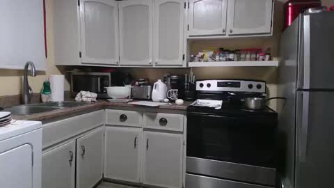 Ashley online show from 02-19-26, 06:15