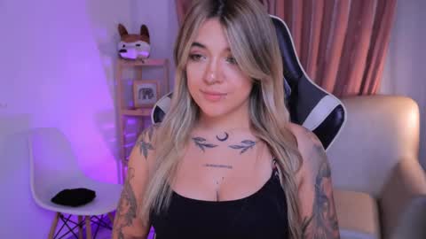 Ashley Lauren online show from 09-17-25, 03:52