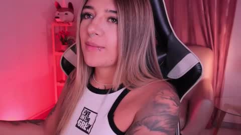 Ashley Lauren online show from 01-12-26, 03:56