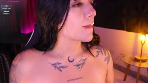 Ashley Lauren online show from 04-15-26, 07:43