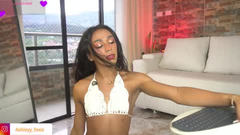 Ashley Fox online show from 04-22-26, 10:33