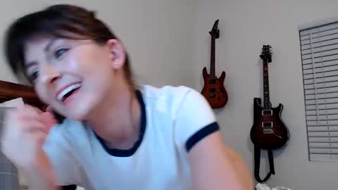 Snapshot of ashleyyylove13 chatting on 10-10-25, 05:50 Ashley Love online show from 10-10-25, 05:50