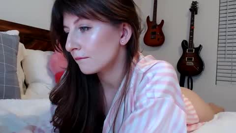 Snapshot of ashleyyylove13 chatting on 10-16-25, 06:14 Ashley Love online show from 10-16-25, 06:14