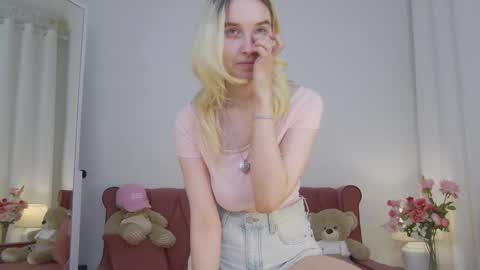 Snapshot of ashly_cherry chatting on 09-29-25, 11:15 ashly_cherry online show from 09-29-25, 11:15
