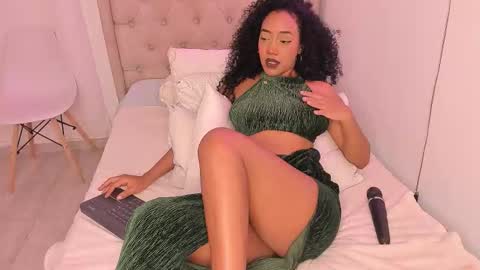 Snapshot of ashly_z chatting on 09-23-25, 01:25 Ashly online show from 09-23-25, 01:25