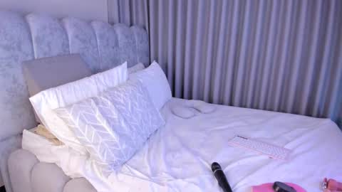 Paula Baleta  online show from 02-04-26, 12:49