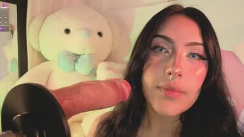Snapshot of ashlynnlowe_ chatting on 05-01-26, 10:36 Ash online show from 05-01-26, 10:36
