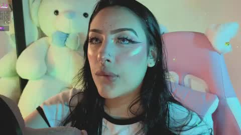 Snapshot of ashlynnlowe_ chatting on 05-02-26, 10:37 Ash online show from 05-02-26, 10:37
