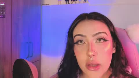 Snapshot of ashlynnlowe_ chatting on 05-19-26, 10:27 Ash online show from 05-19-26, 10:27