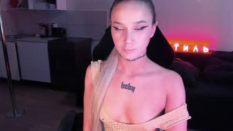 Snapshot of ashmila chatting on 05-20-26, 05:35 Mila online show from 05-20-26, 05:35