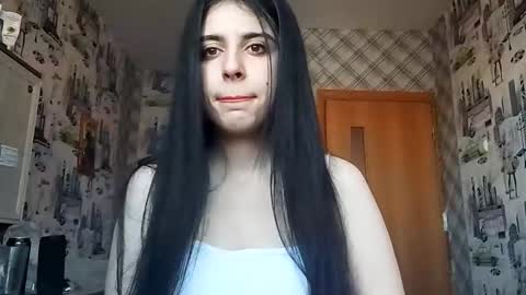 Snapshot of ashtonvisnosky chatting on 12-15-25, 12:37 Lina online show from 12-15-25, 12:37