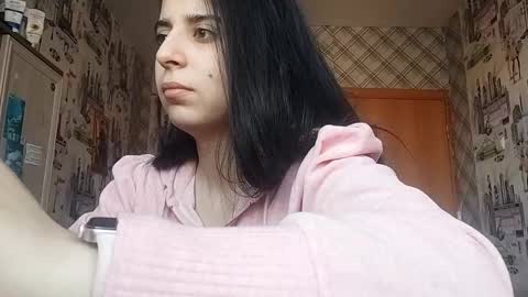 Snapshot of ashtonvisnosky chatting on 12-17-25, 12:16 Lina online show from 12-17-25, 12:16