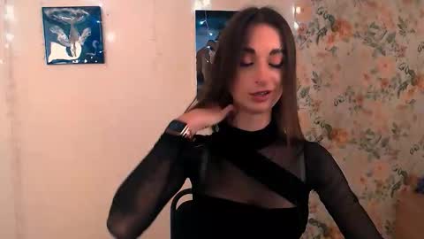 Snapshot of asia_n_ chatting on 10-31-25, 11:11 asia_n_ online show from 10-31-25, 11:11