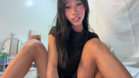 Snapshot of asian_aki chatting on 06-08-26, 01:33 Marj online show from 06-08-26, 01:33