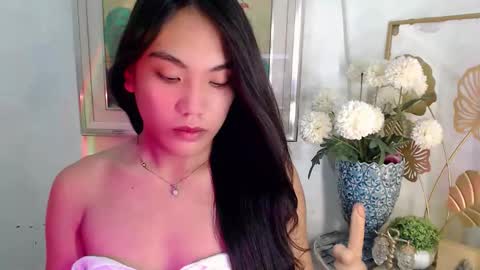 Snapshot of asian_alliyah chatting on 06-06-26, 06:01 asian_alliyah online show from 06-06-26, 06:01