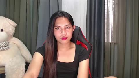 Snapshot of asian_boy_ralph143 chatting on 12-28-24, 06:06 ELLE dont forget to follow and thumbs up online show from 12-28-24, 06:06