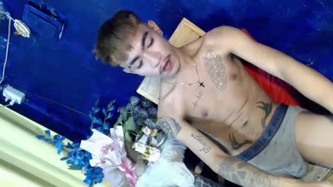 Snapshot of asian_kimxxx chatting on 12-23-24, 12:52 don online show from 12-23-24, 12:52