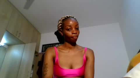 Snapshot of asian_pinay01 chatting on 07-06-26, 12:18 Asia online show from 07-06-26, 12:18