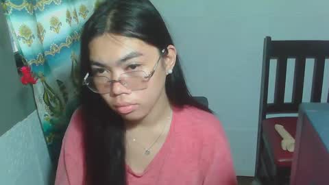 Snapshot of asian_rhean chatting on 02-15-25, 05:30 Rhean online show from 02-15-25, 05:30