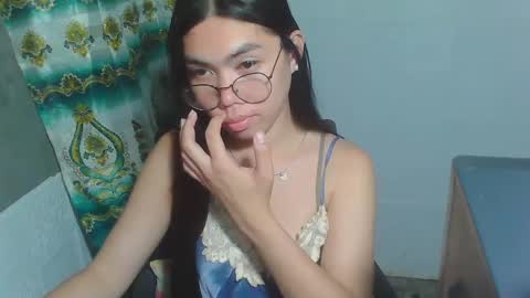 Snapshot of asian_rhean chatting on 02-19-25, 10:12 Rhean online show from 02-19-25, 10:12