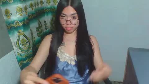 Snapshot of asian_rhean chatting on 02-19-25, 01:39 Rhean online show from 02-19-25, 01:39