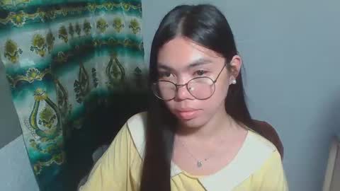 Snapshot of asian_rhean chatting on 02-21-25, 05:42 Rhean online show from 02-21-25, 05:42