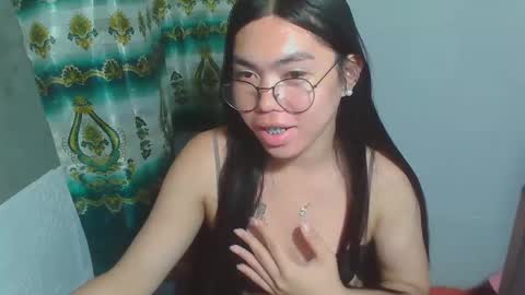 Snapshot of asian_rhean chatting on 02-27-25, 06:31 Rhean online show from 02-27-25, 06:31