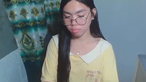 Snapshot of asian_rhean chatting on 02-28-25, 10:52 Rhean online show from 02-28-25, 10:52