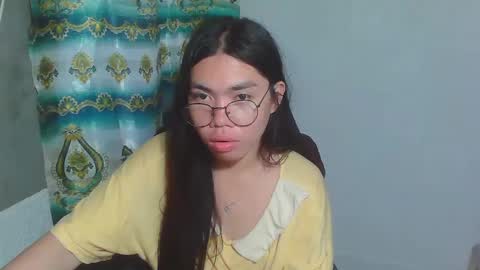 Snapshot of asian_rhean chatting on 03-02-25, 10:38 Rhean online show from 03-02-25, 10:38