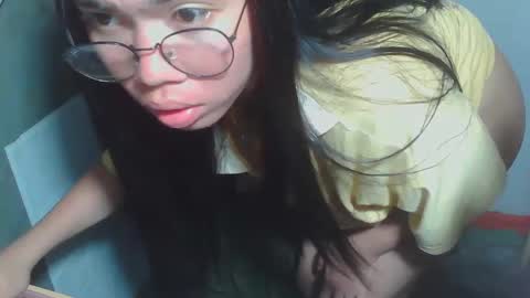 Snapshot of asian_rhean chatting on 03-04-25, 04:09 Rhean online show from 03-04-25, 04:09